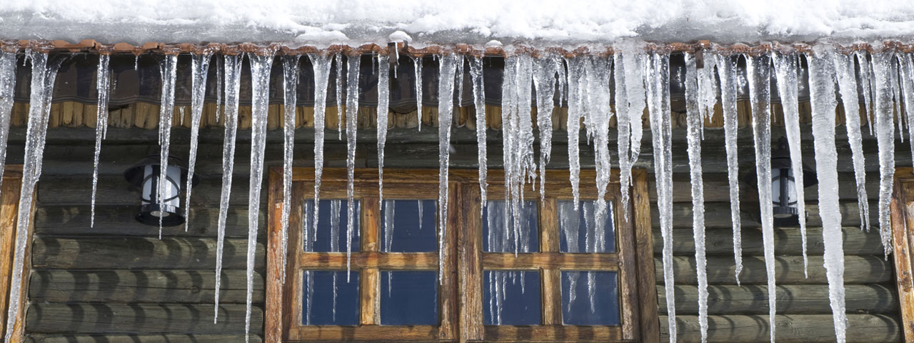Spray foam prevents ice dams by providing proper insulation in Austin attic spaces Spray foam prevents ice dams by providing proper insulation in Austin attic spaces